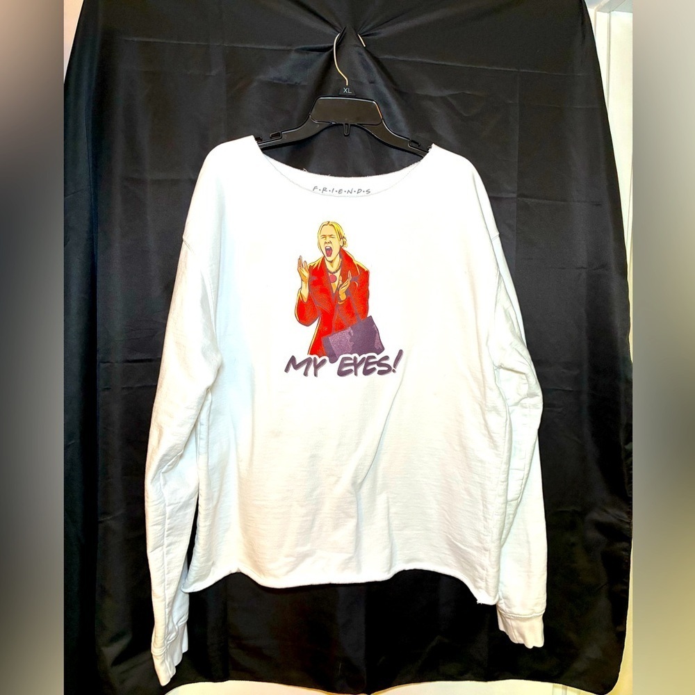 Friends The Reunion Collection PHOEBE My Eyes! White Slouchy Sweatshirt XL? NWOT